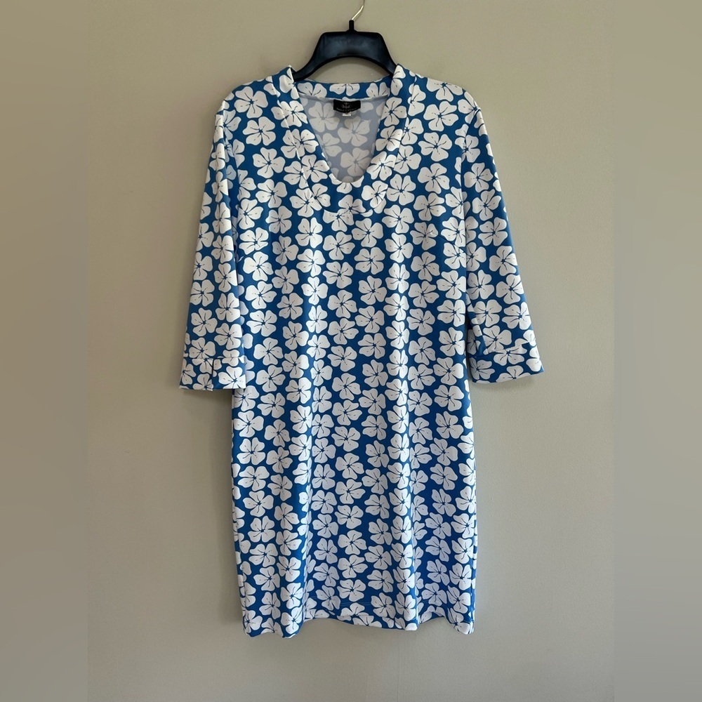 Sailor-Sailor V Neck 3/4 Sleeve Plumeria Floral Tunic Performance Dress, Small